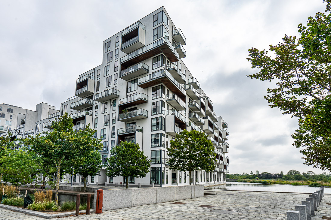 Er zijn grote open ruimten in Ørestad