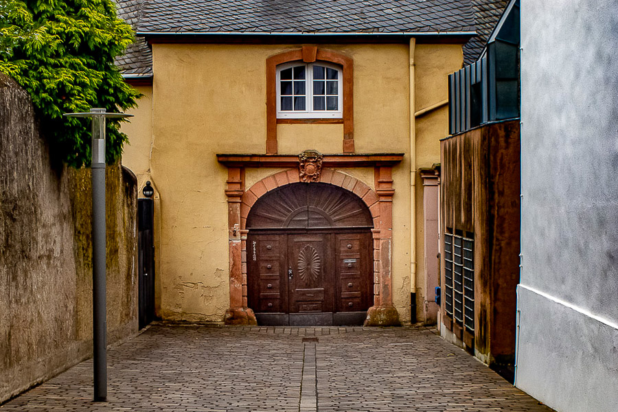 'Muren in de Duitse stad Trier'. Fotografie Anton Staartjes