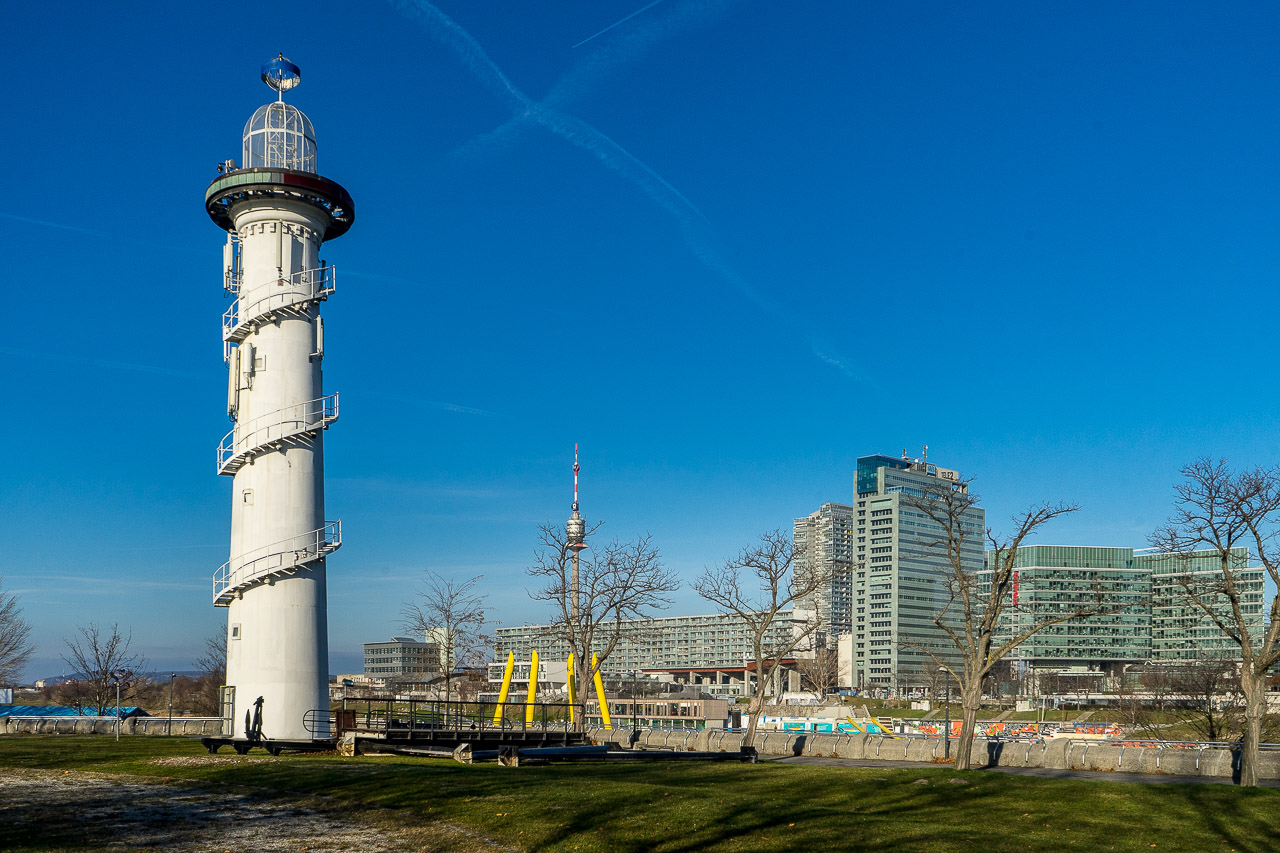 '8. Wenen, Donau eiland'. Fotografie Anton Staartjes